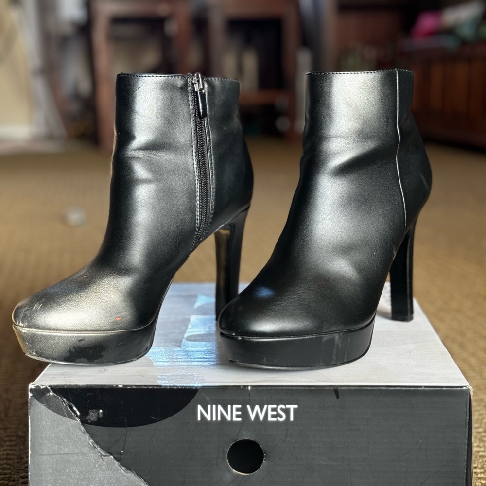 Nine West Glow Up Ankle Boot Black Leather 7 M